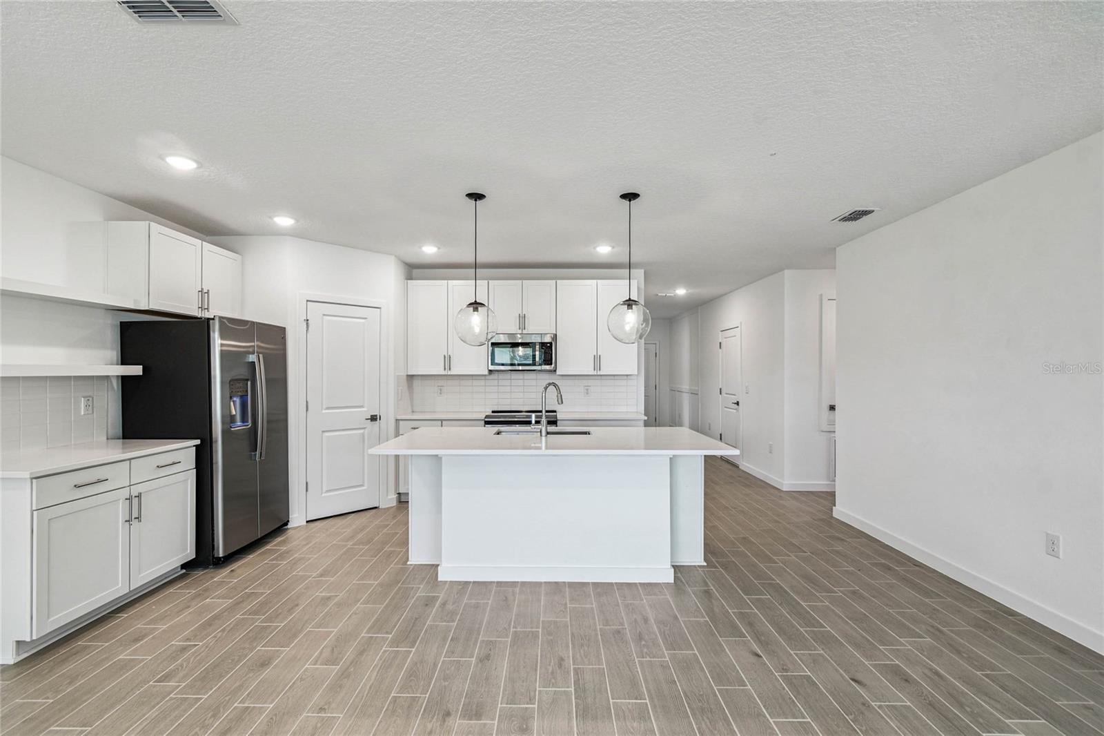 Image 22 of 40 For 8241 Wakefield