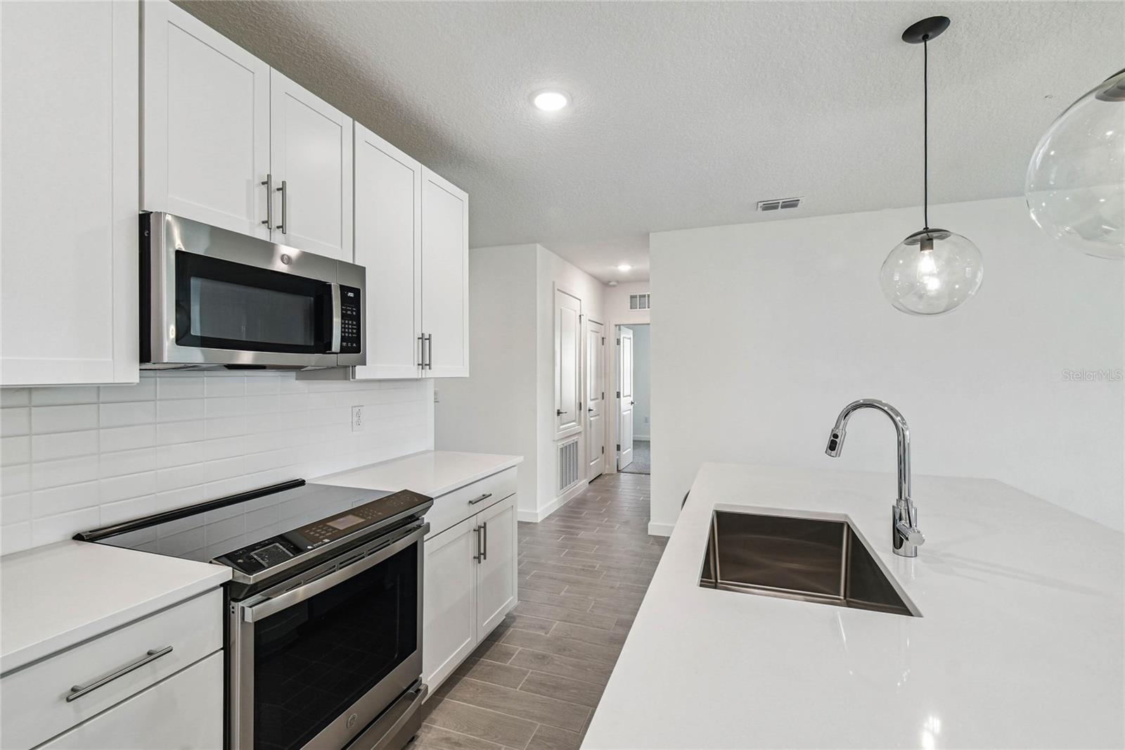 Image 24 of 40 For 8241 Wakefield