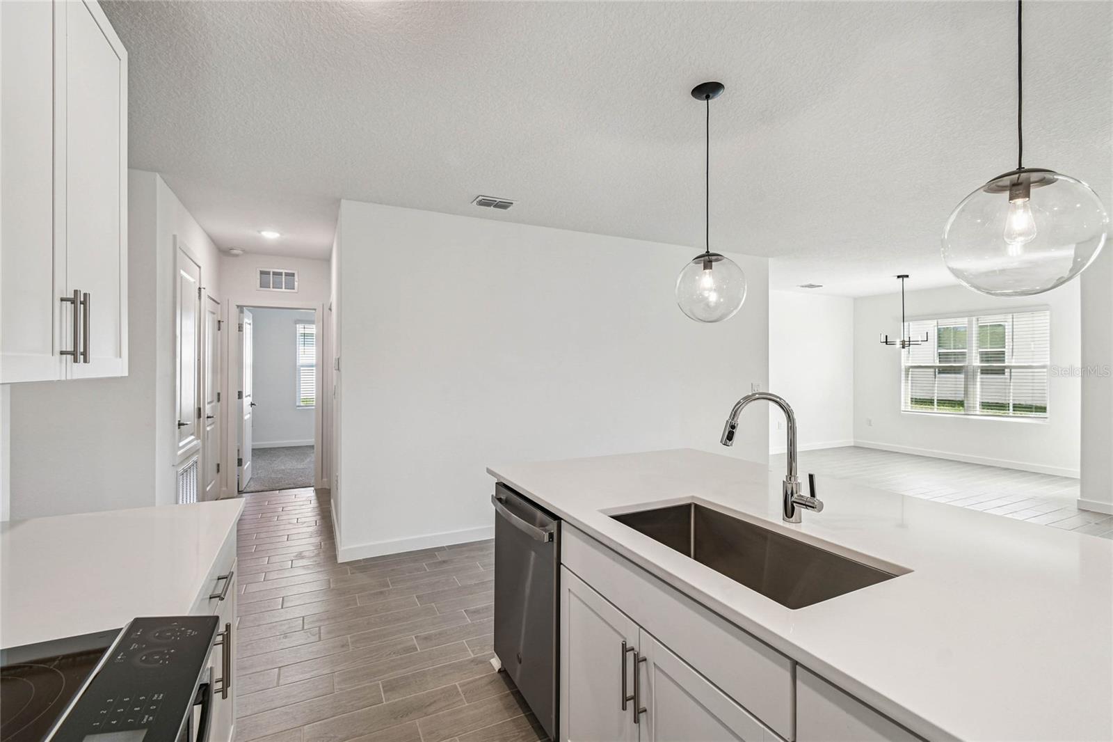 Image 25 of 40 For 8241 Wakefield