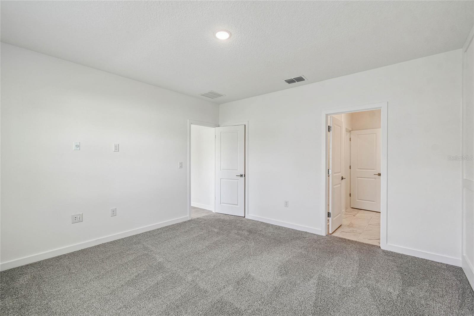 Image 35 of 40 For 8241 Wakefield