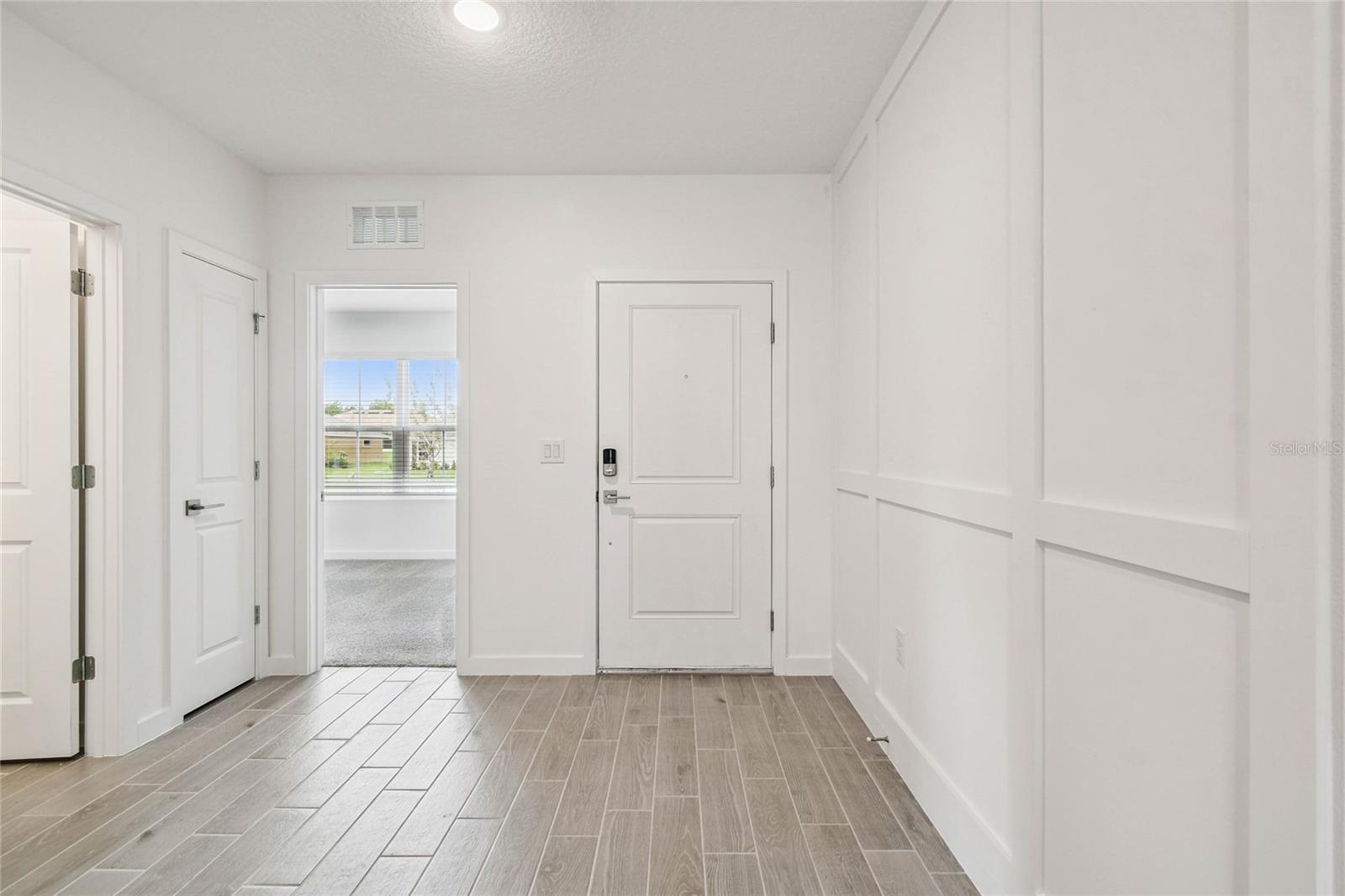 Image 38 of 40 For 8241 Wakefield