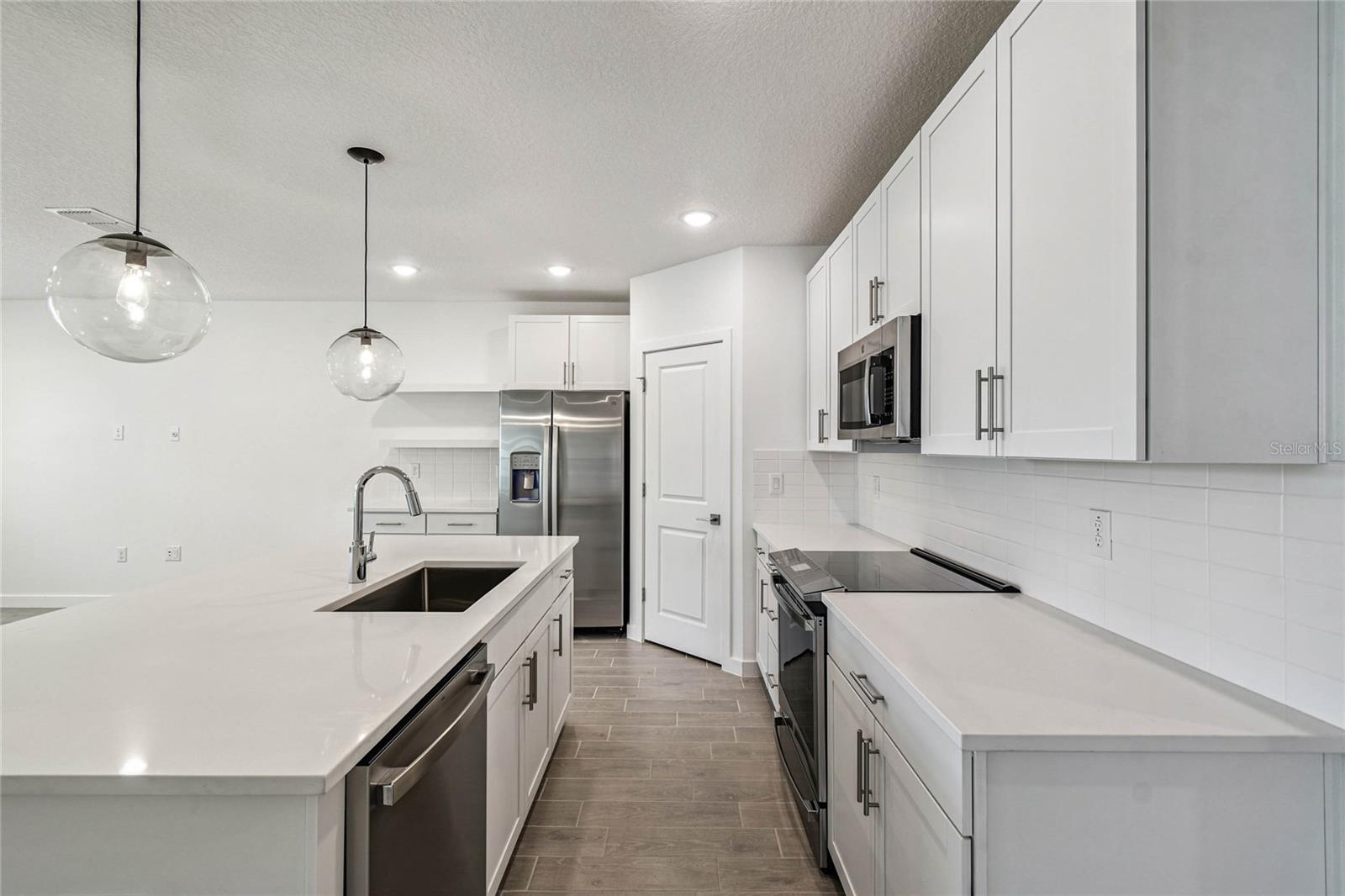 Image 39 of 40 For 8241 Wakefield