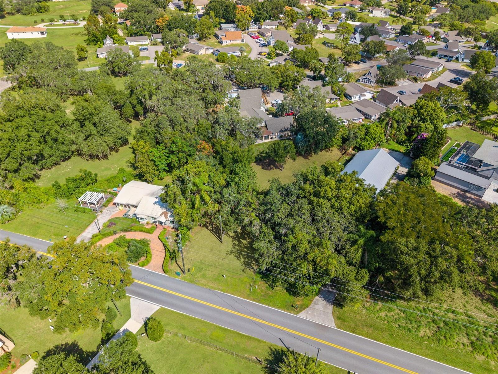 Image 14 of 27 For Lake Louisa Road