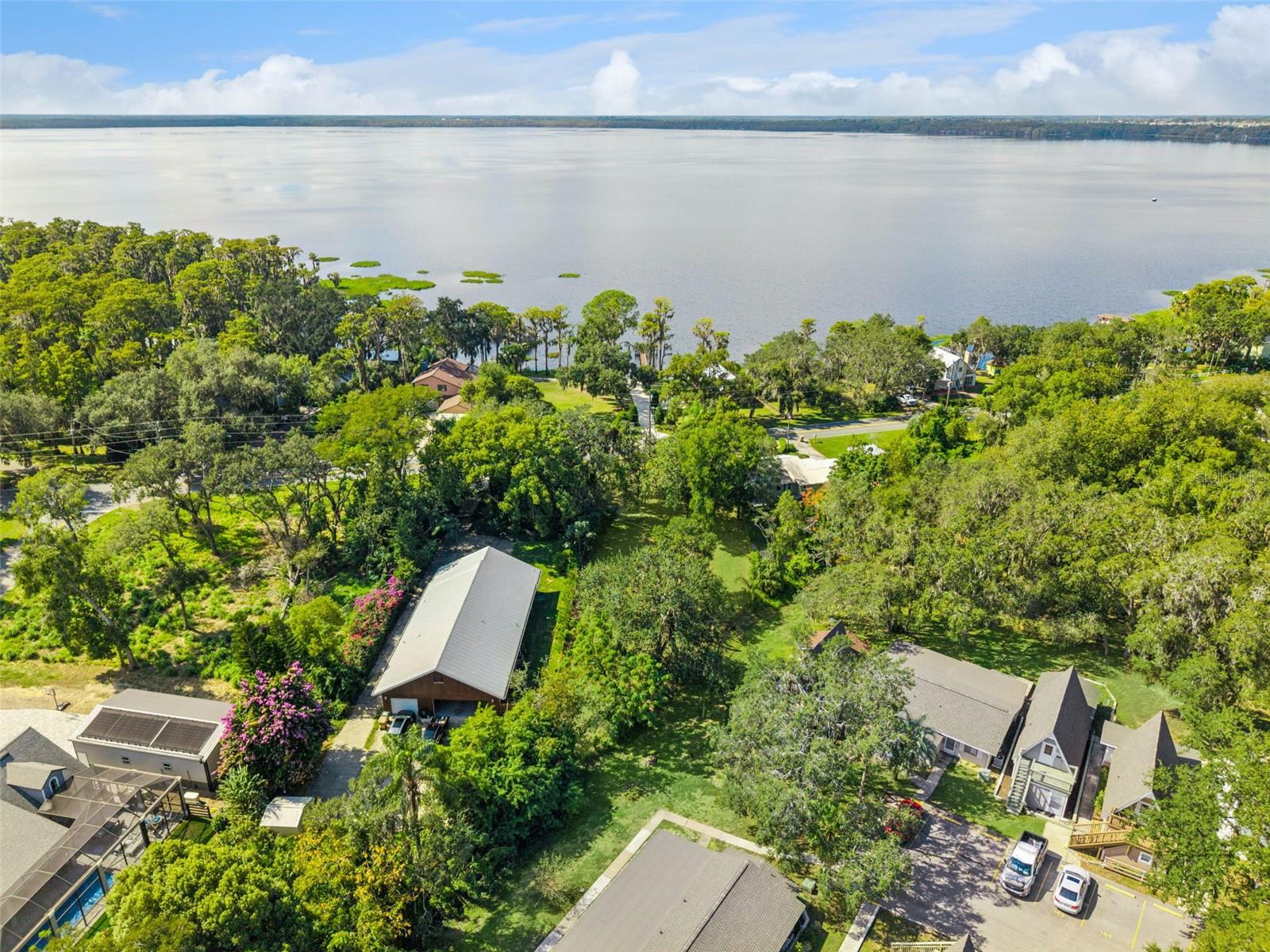 Image 18 of 27 For Lake Louisa Road