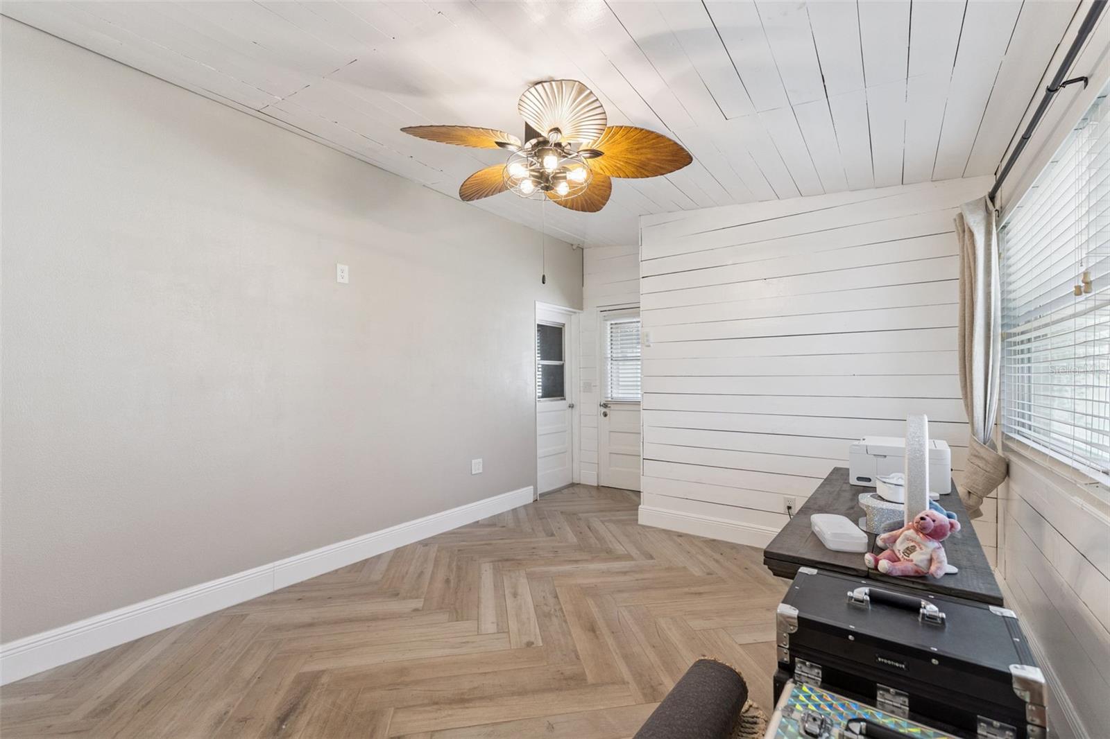 Image 33 of 54 For 3603 Surfside Terrace