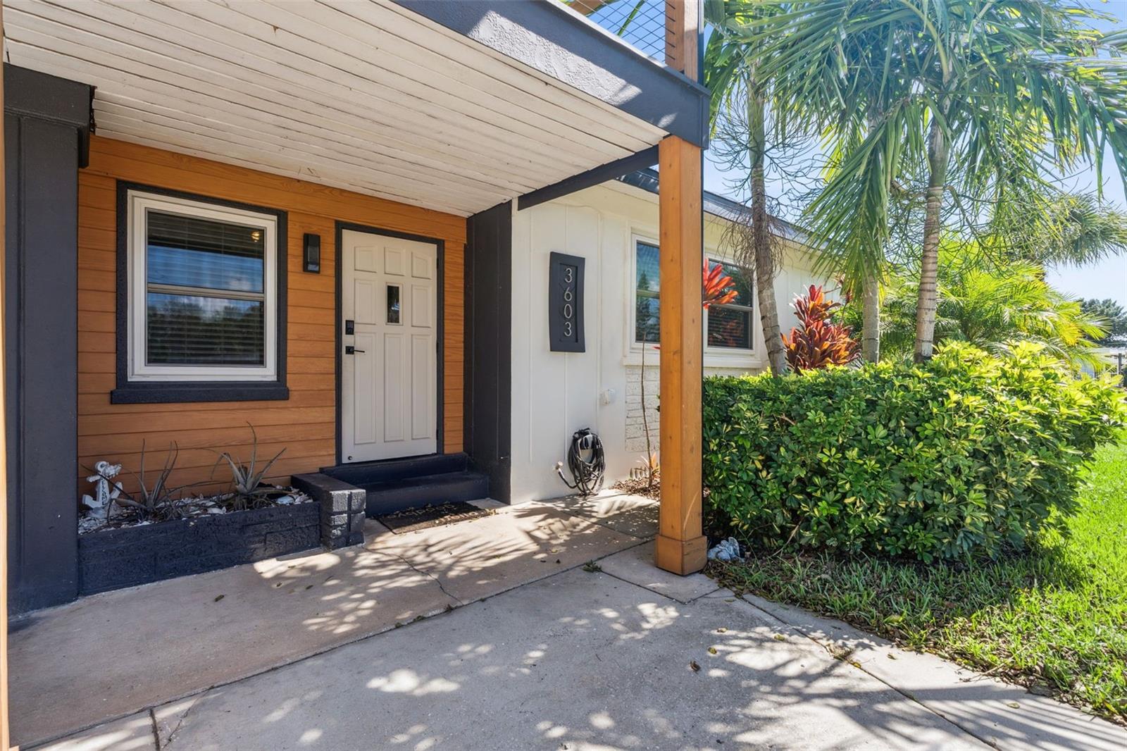 Image 4 of 54 For 3603 Surfside Terrace