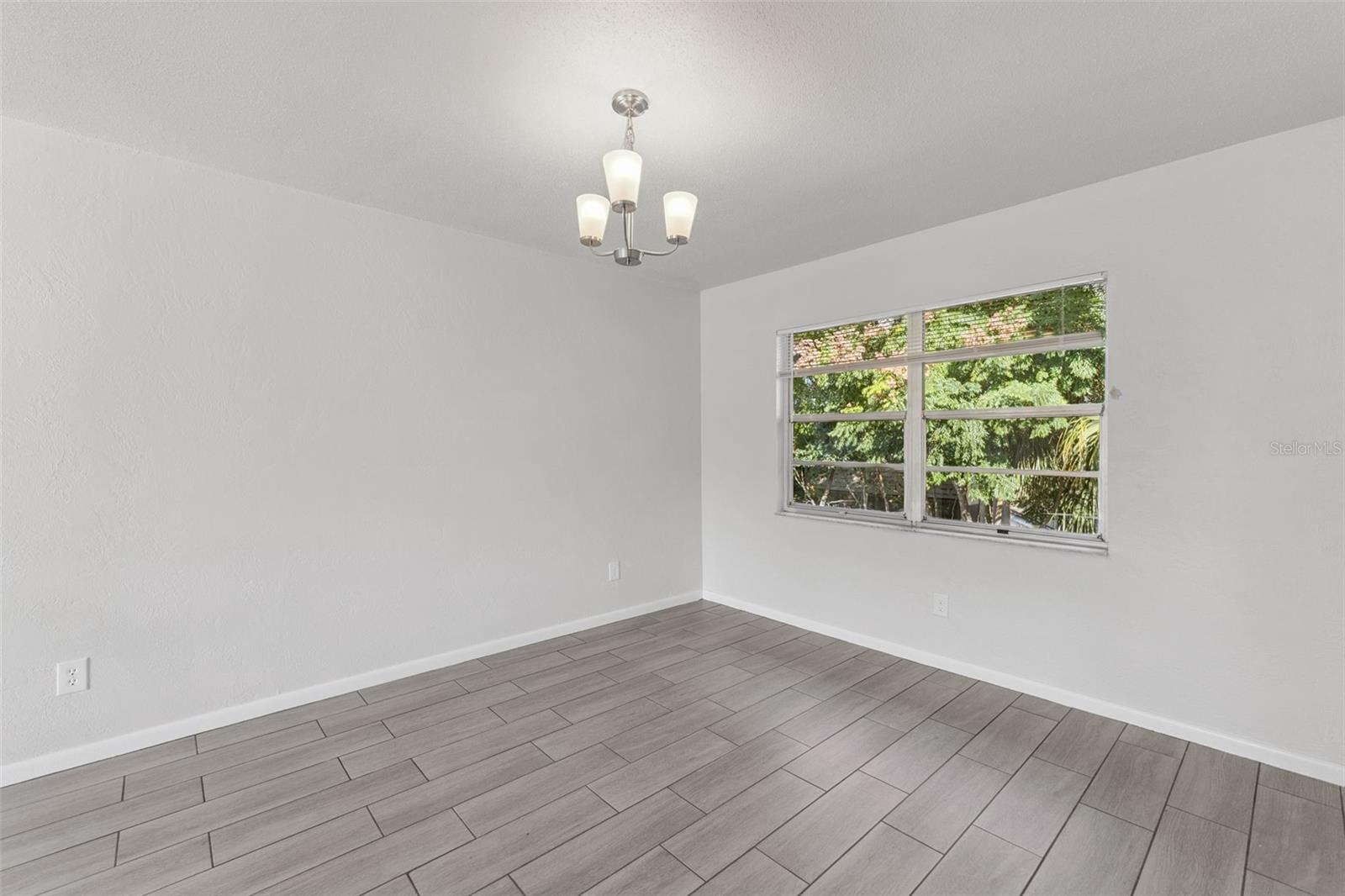 Image 10 of 35 For 1652 Paradise Lane