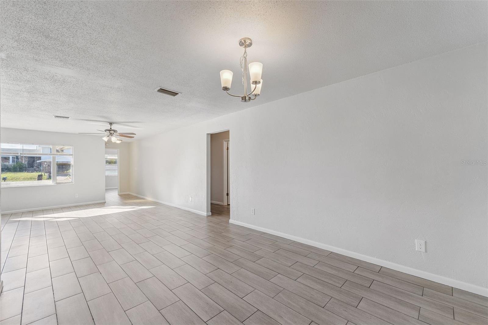 Image 11 of 35 For 1652 Paradise Lane