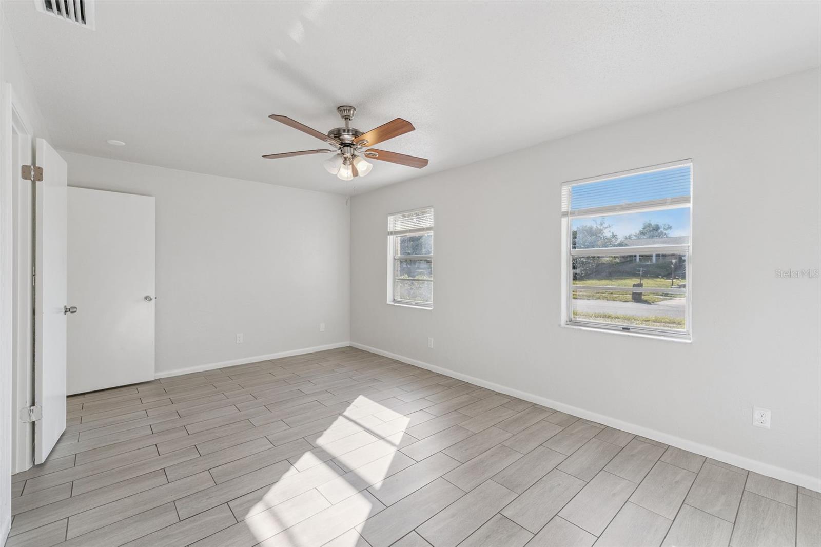 Image 15 of 35 For 1652 Paradise Lane