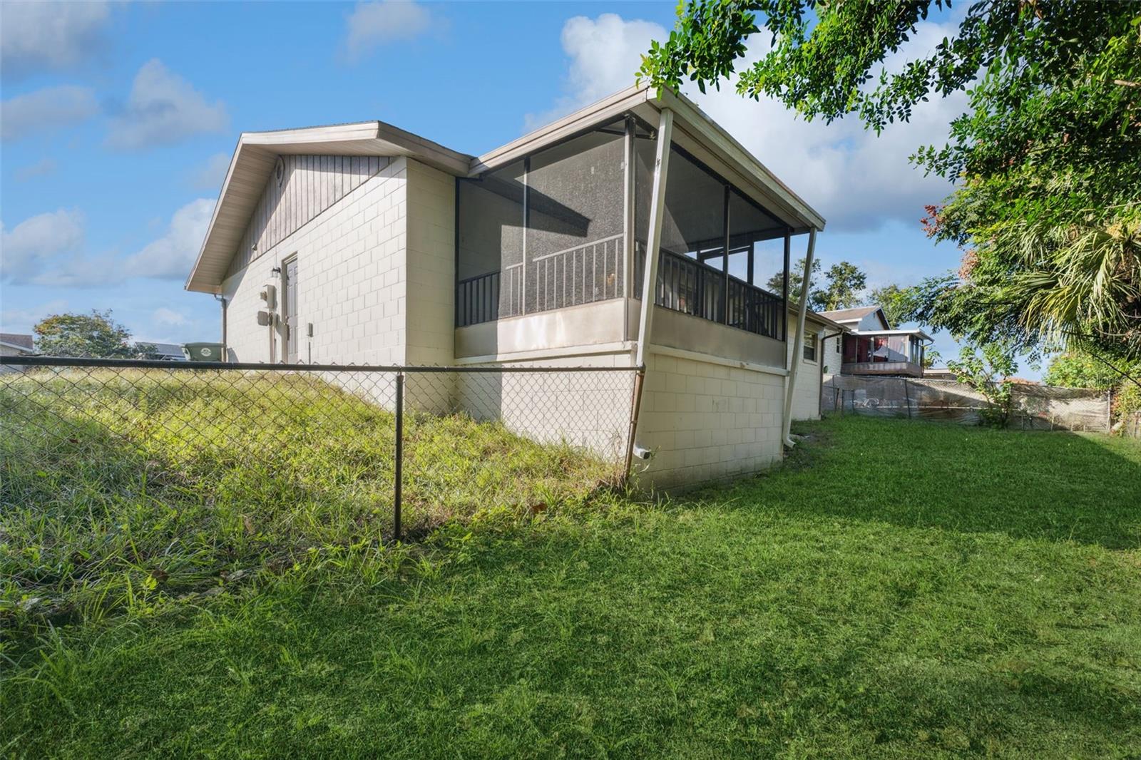 Image 31 of 35 For 1652 Paradise Lane