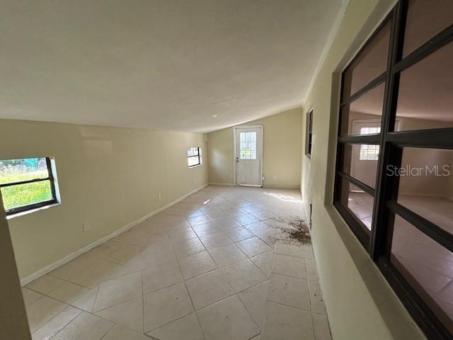 Image 3 of 40 For 329 W Arlington St Street