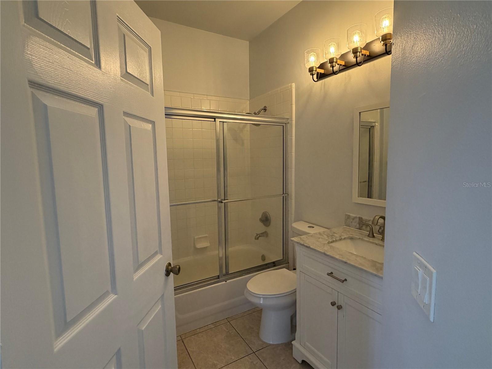 Image 17 of 25 For 13140 Summerton Drive