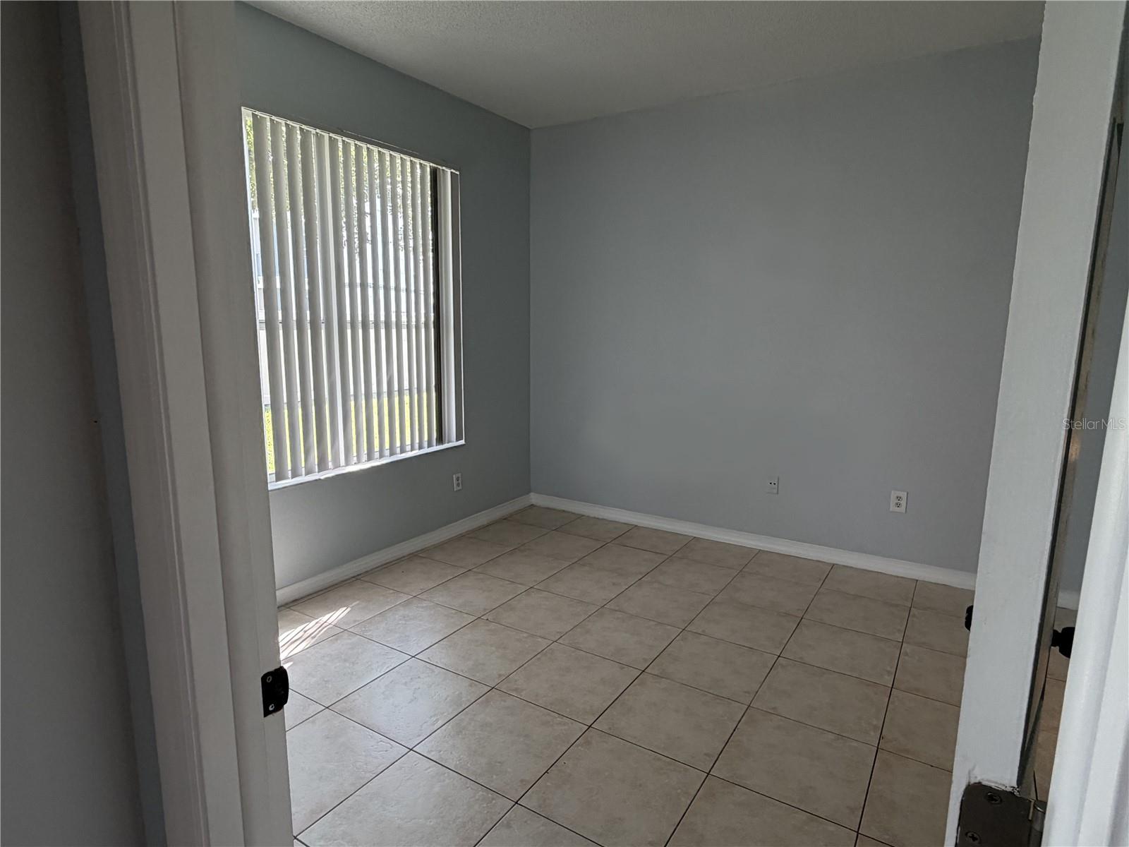 Image 18 of 25 For 13140 Summerton Drive