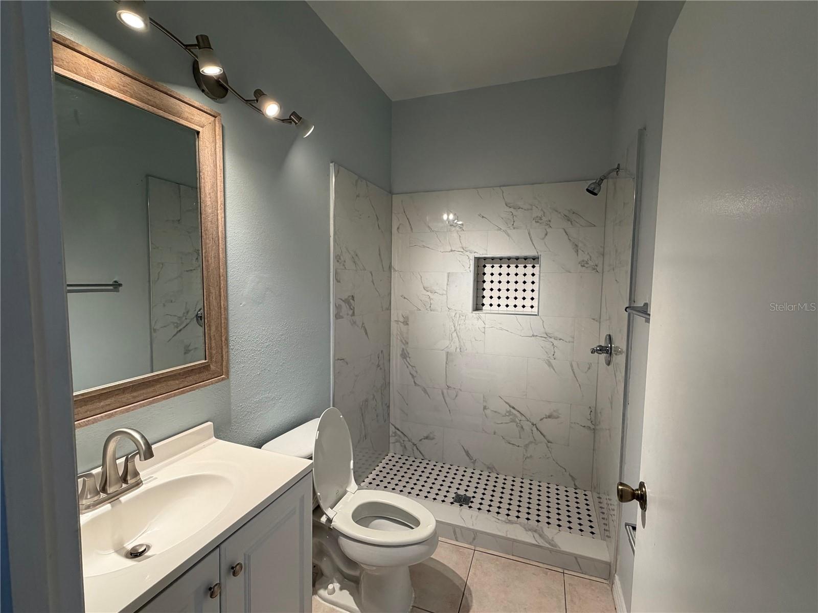 Image 7 of 25 For 13140 Summerton Drive