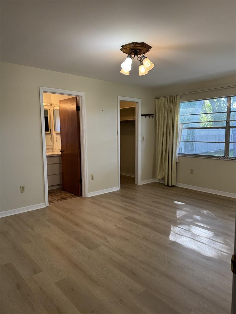 Image 11 of 34 For 518 Oak Lane