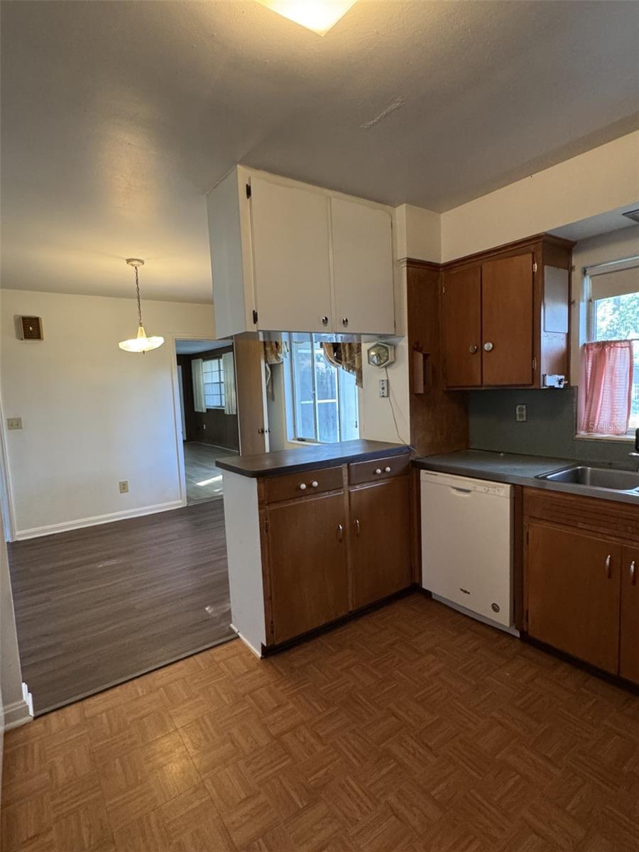 Image 13 of 34 For 518 Oak Lane