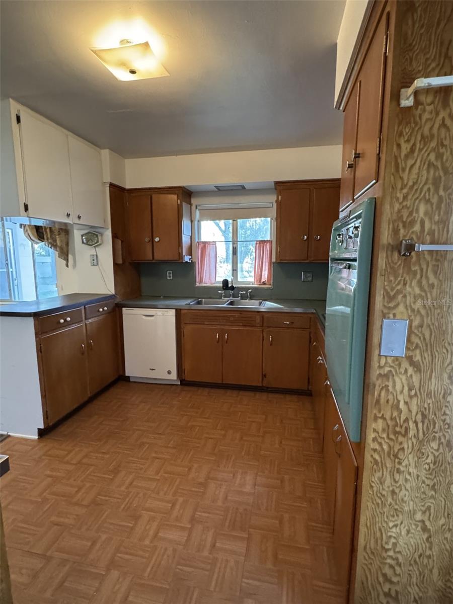 Image 15 of 34 For 518 Oak Lane