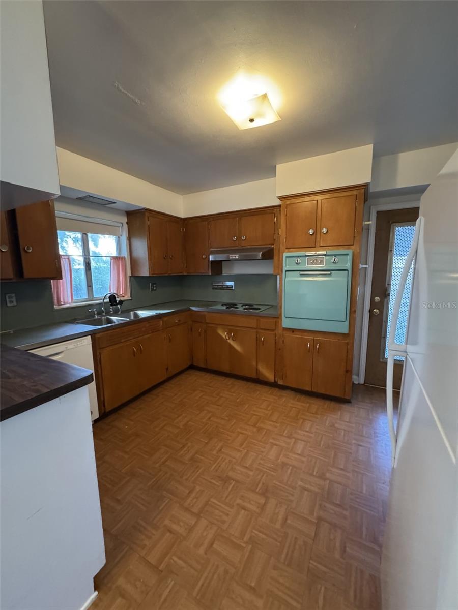 Image 16 of 34 For 518 Oak Lane