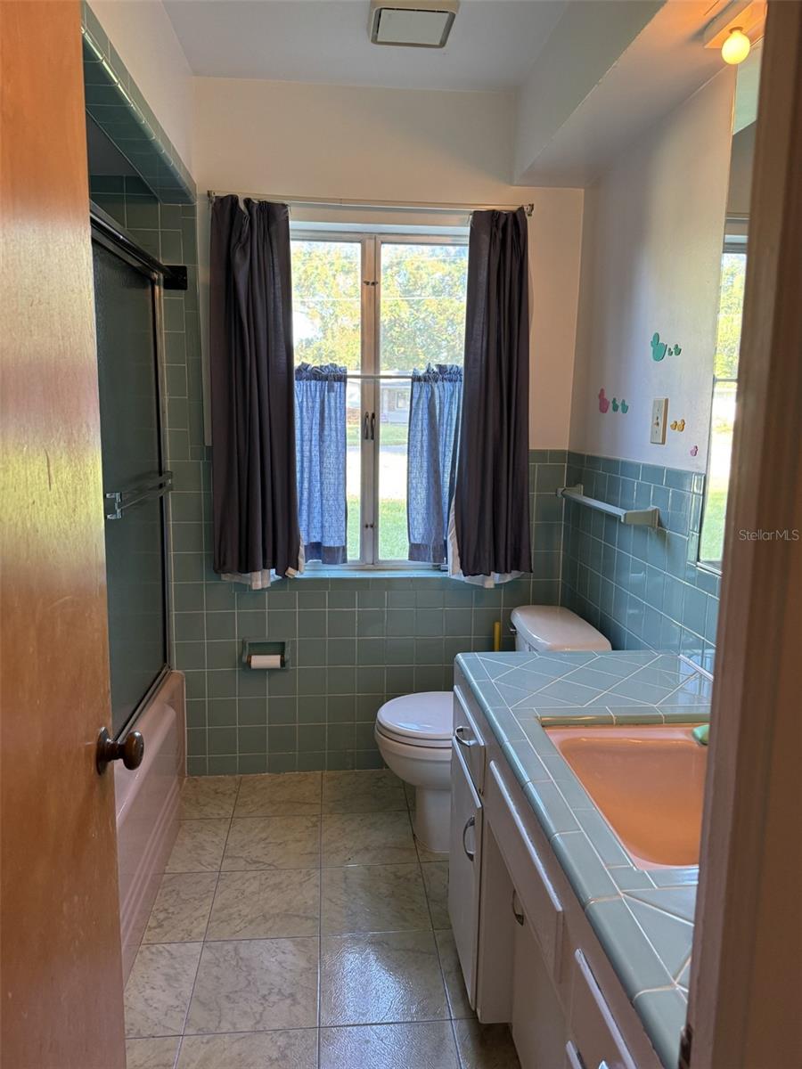 Image 23 of 34 For 518 Oak Lane