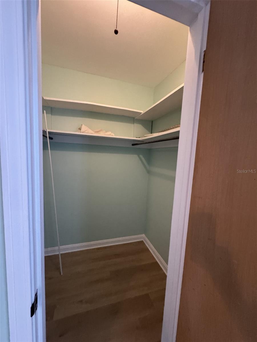 Image 25 of 34 For 518 Oak Lane