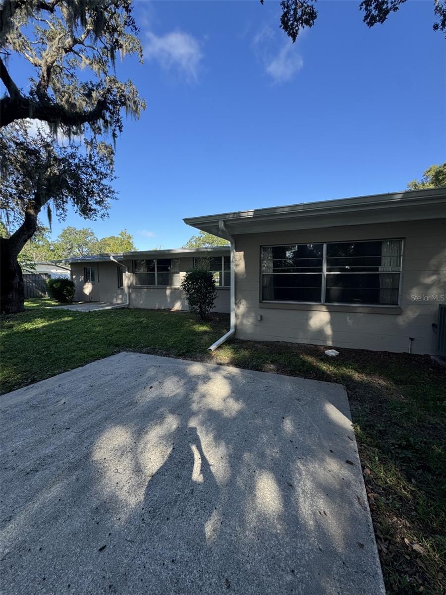 Image 4 of 34 For 518 Oak Lane