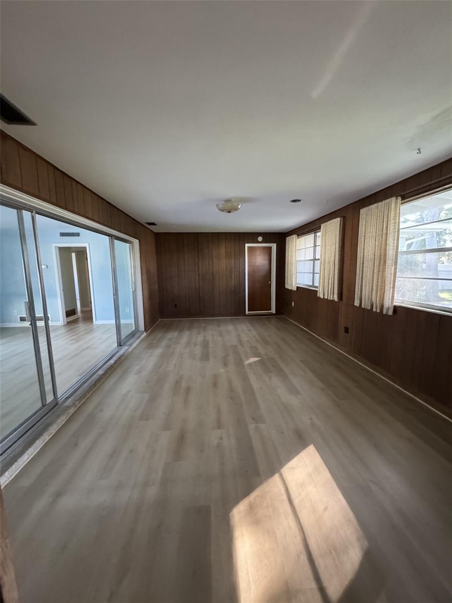 Image 7 of 34 For 518 Oak Lane