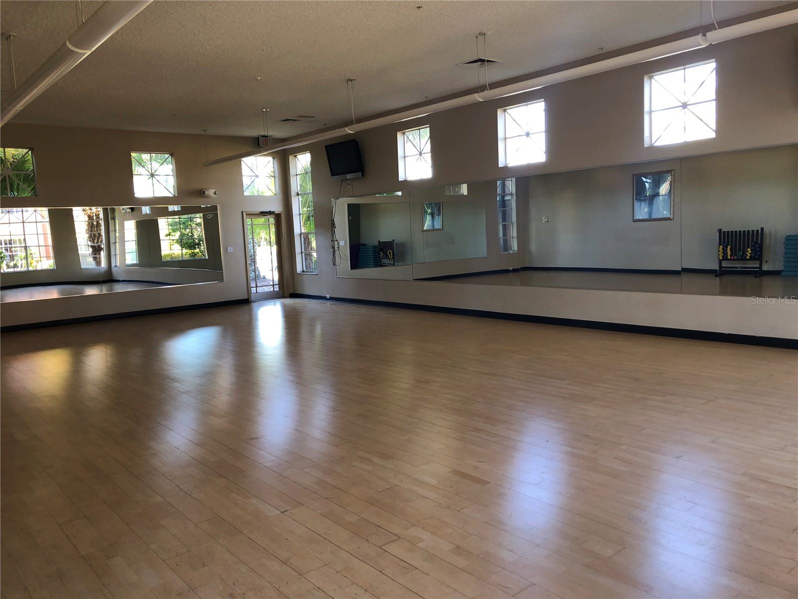 Image 43 of 45 For 5572 Metrowest Boulevard 5-105