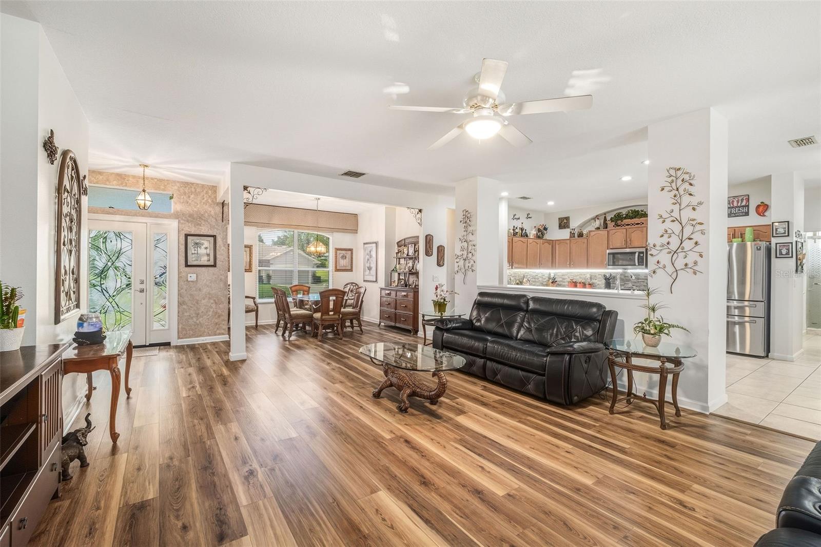 Image 12 of 42 For 13409 Via Roma Circle