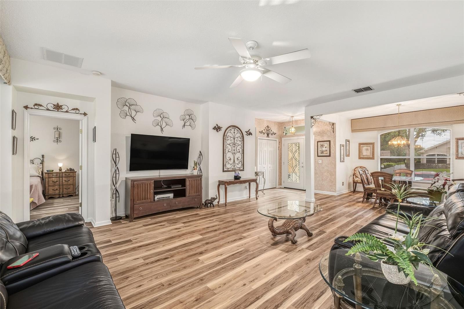 Image 13 of 42 For 13409 Via Roma Circle