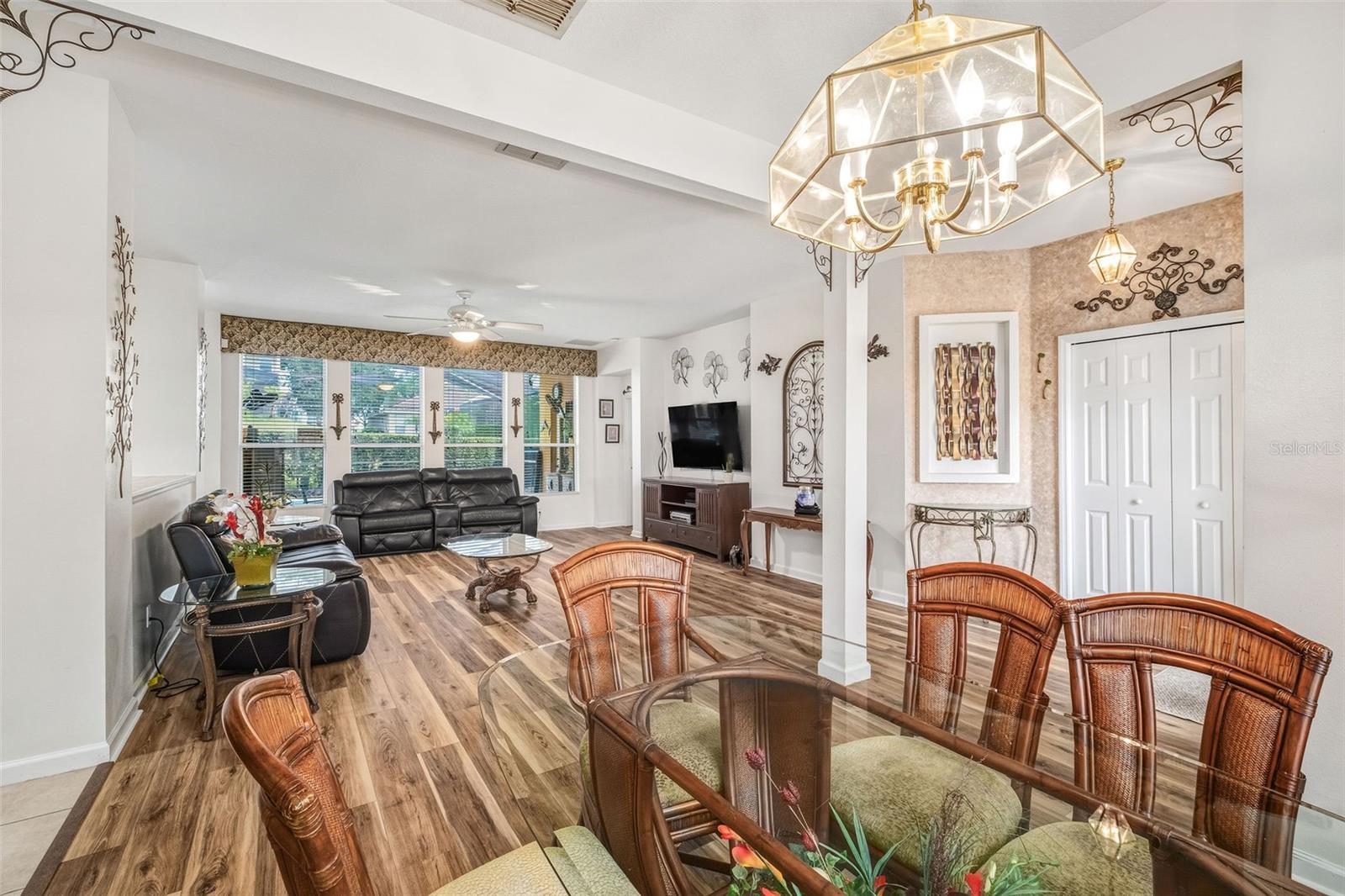 Image 16 of 42 For 13409 Via Roma Circle