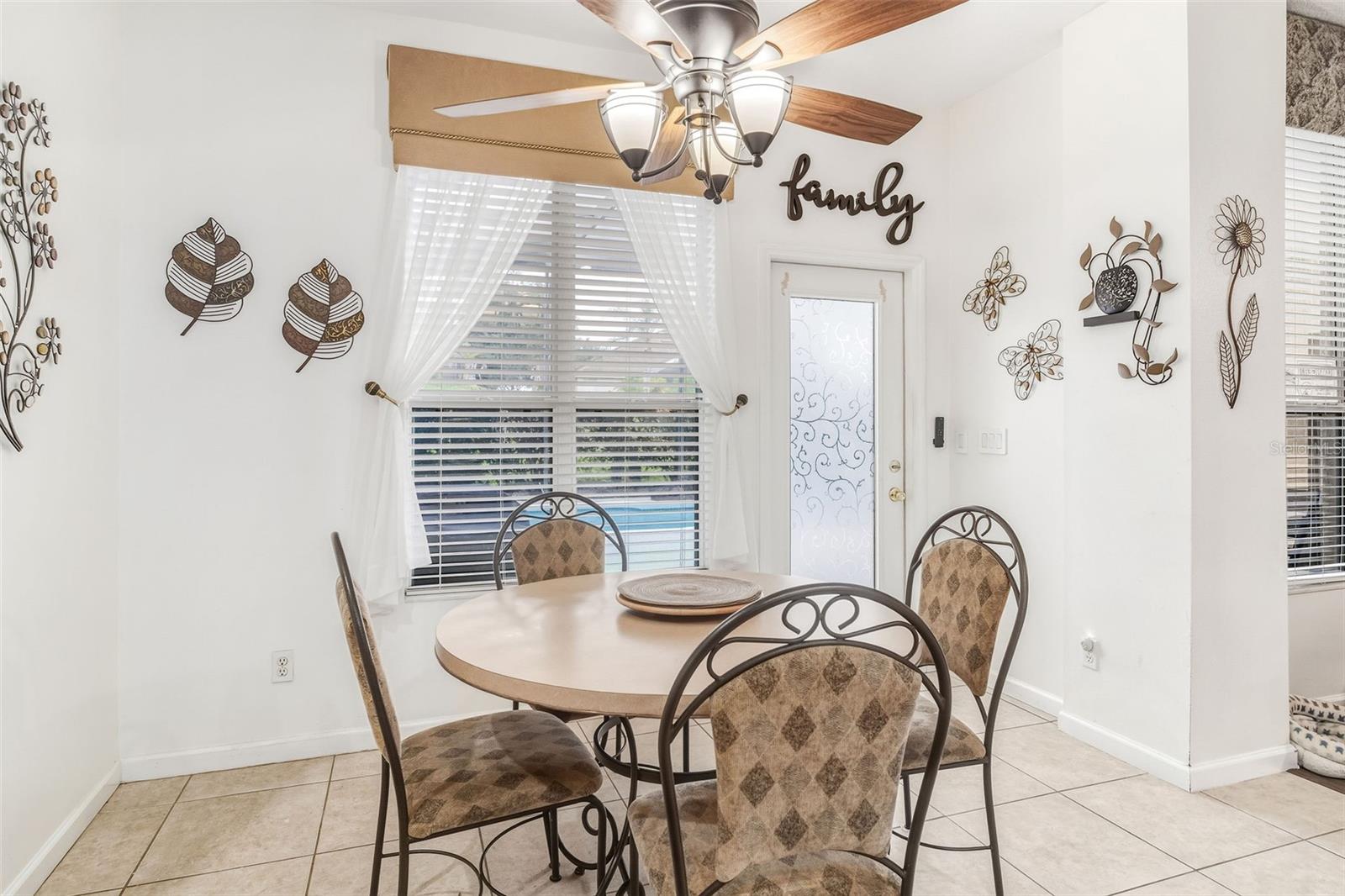 Image 17 of 42 For 13409 Via Roma Circle