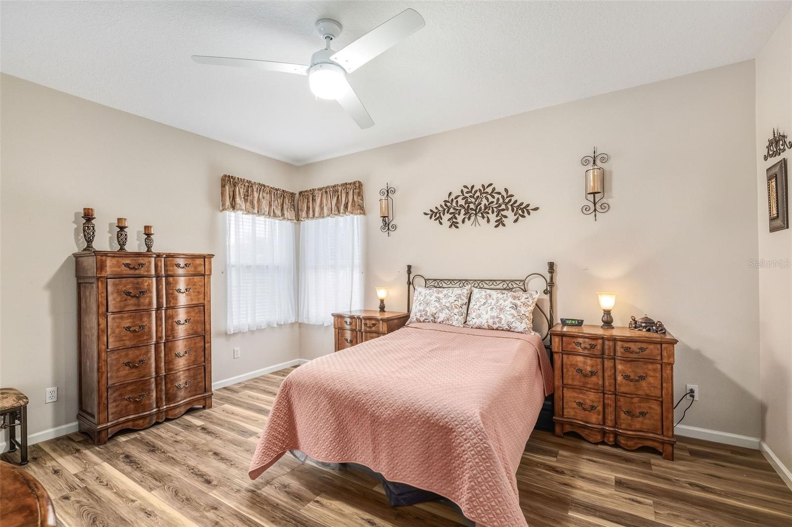 Image 18 of 42 For 13409 Via Roma Circle