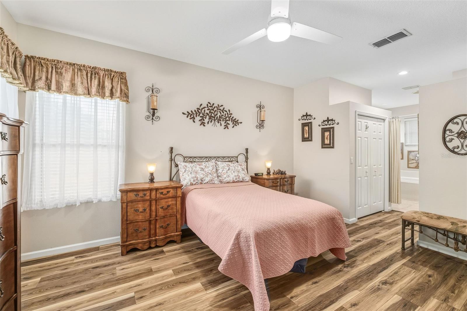 Image 19 of 42 For 13409 Via Roma Circle