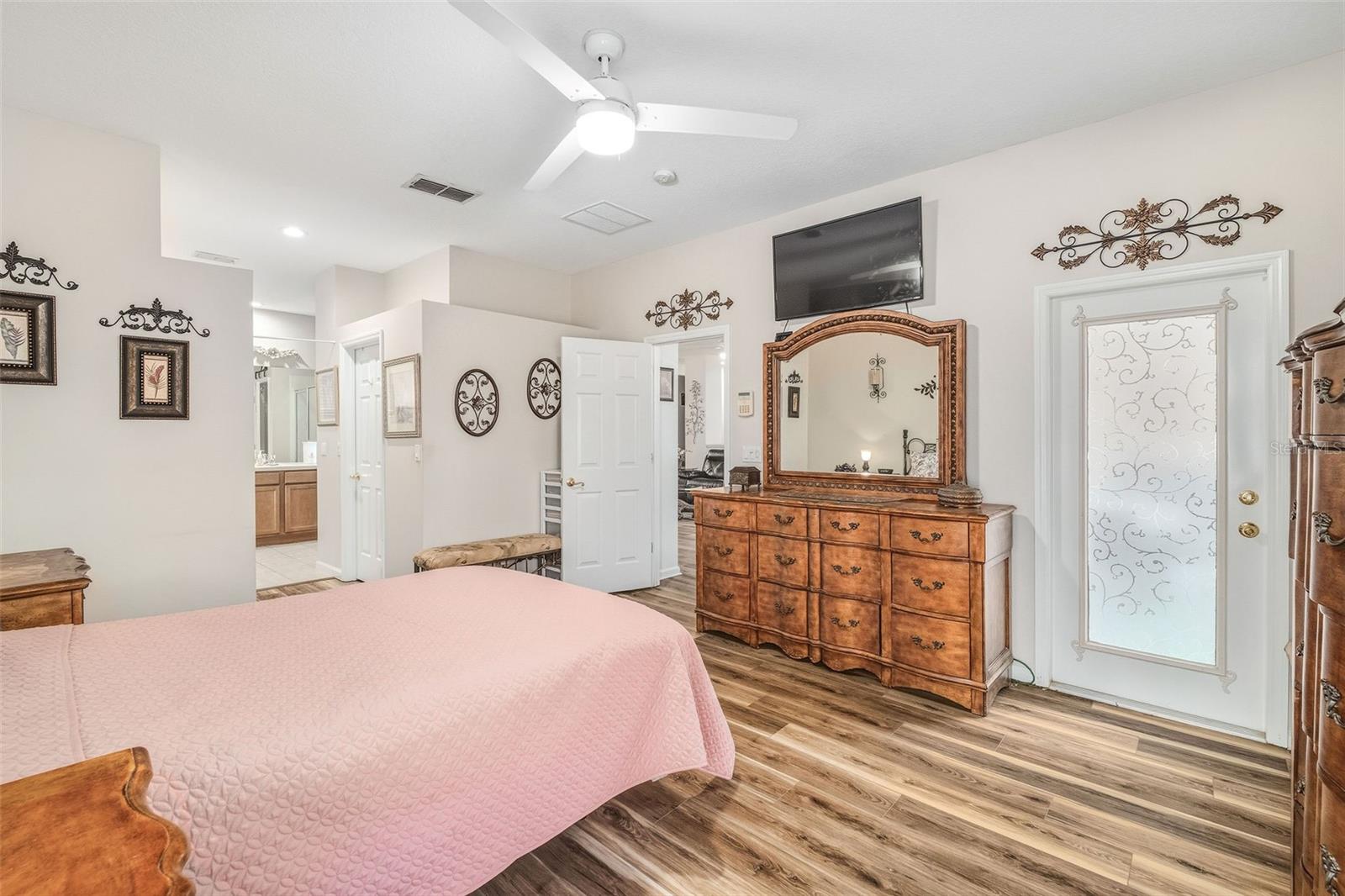 Image 20 of 42 For 13409 Via Roma Circle