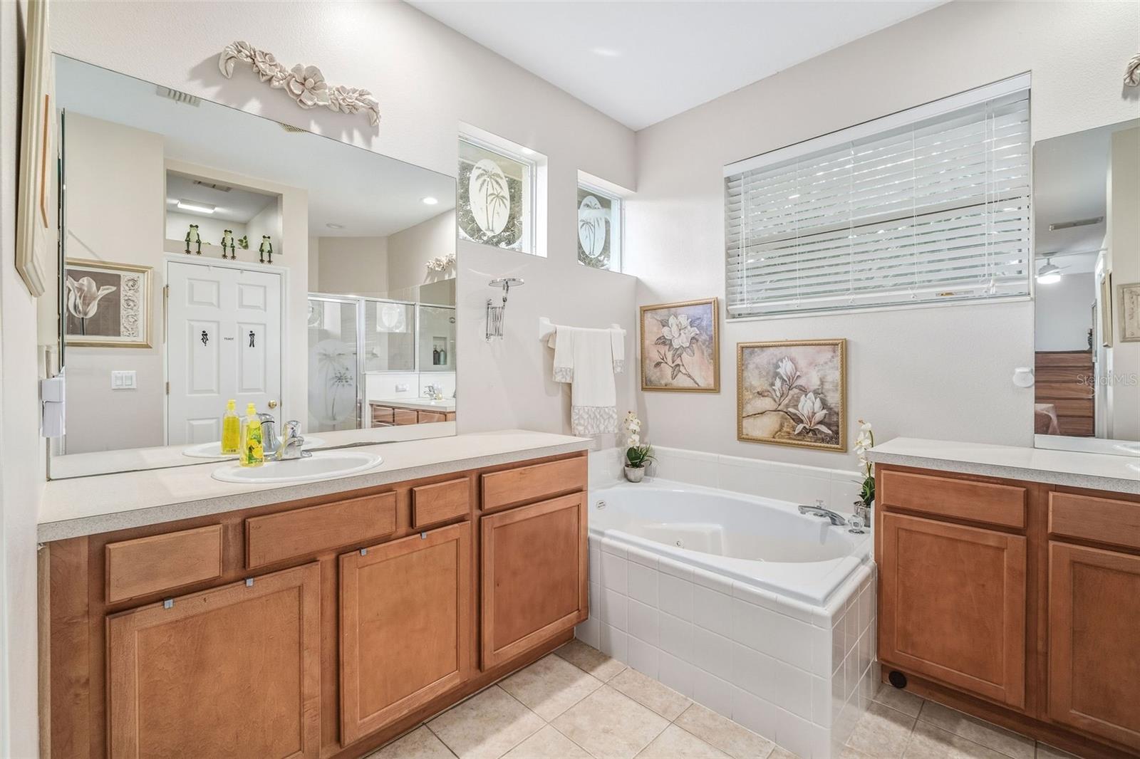 Image 21 of 42 For 13409 Via Roma Circle