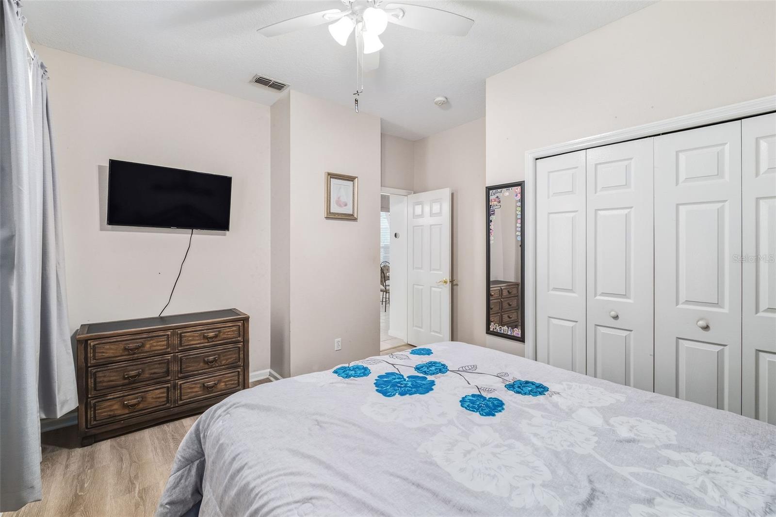 Image 31 of 42 For 13409 Via Roma Circle