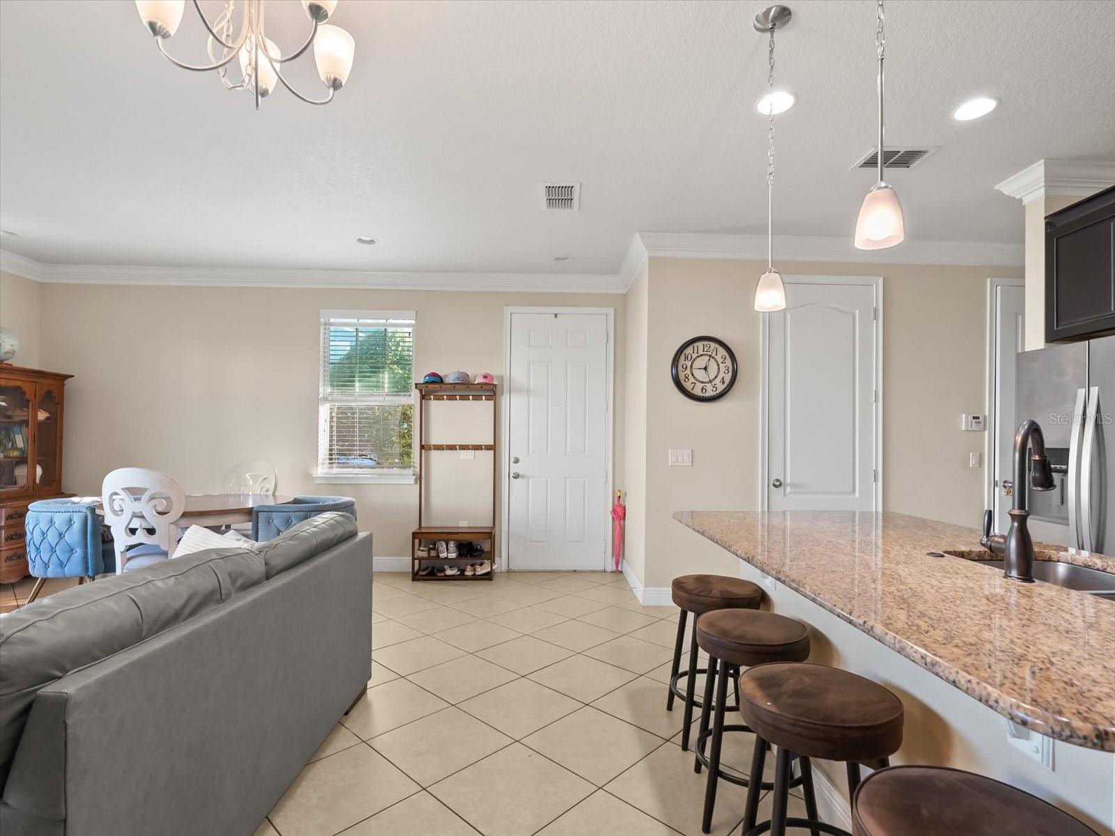 Listing photo id 8 for 14187 Millington Street