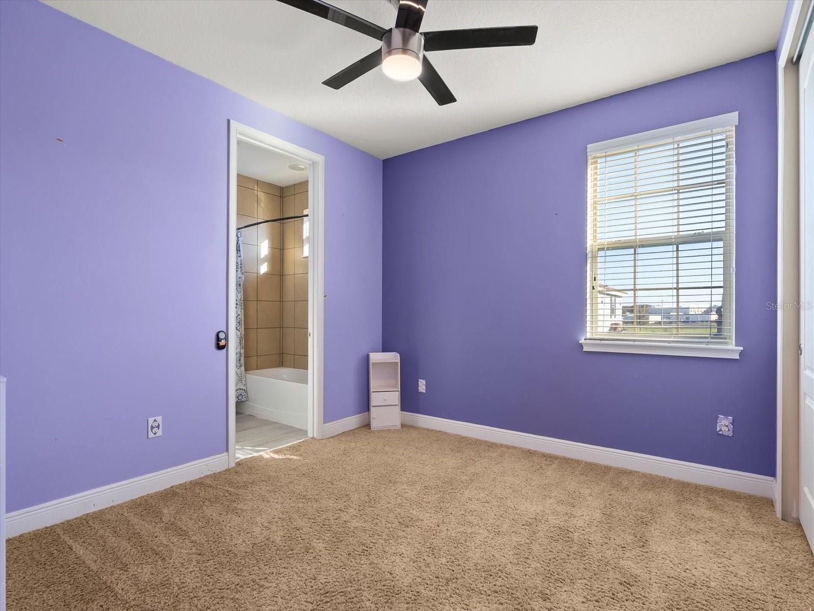 Listing photo id 13 for 14187 Millington Street