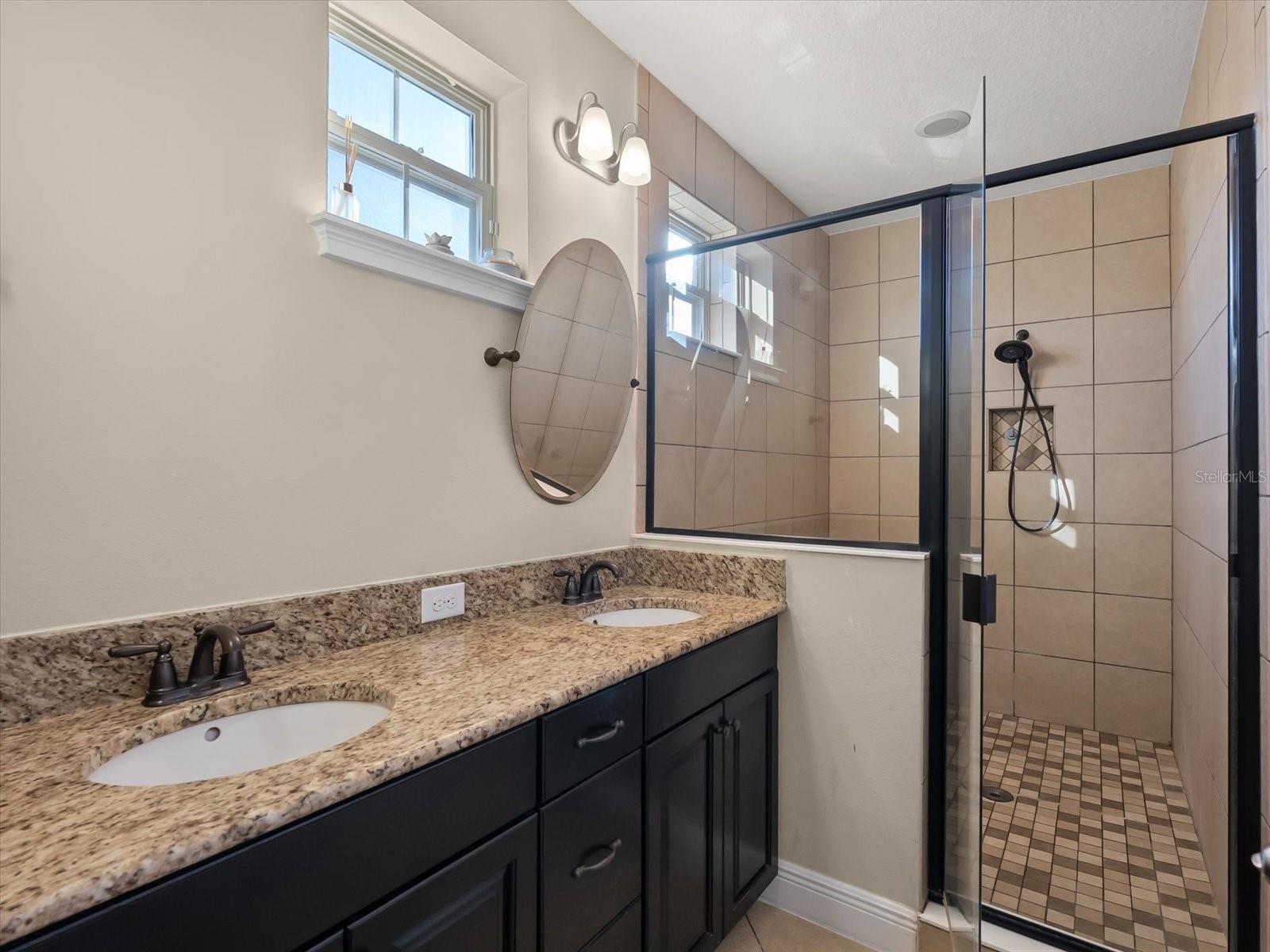 Listing photo id 17 for 14187 Millington Street