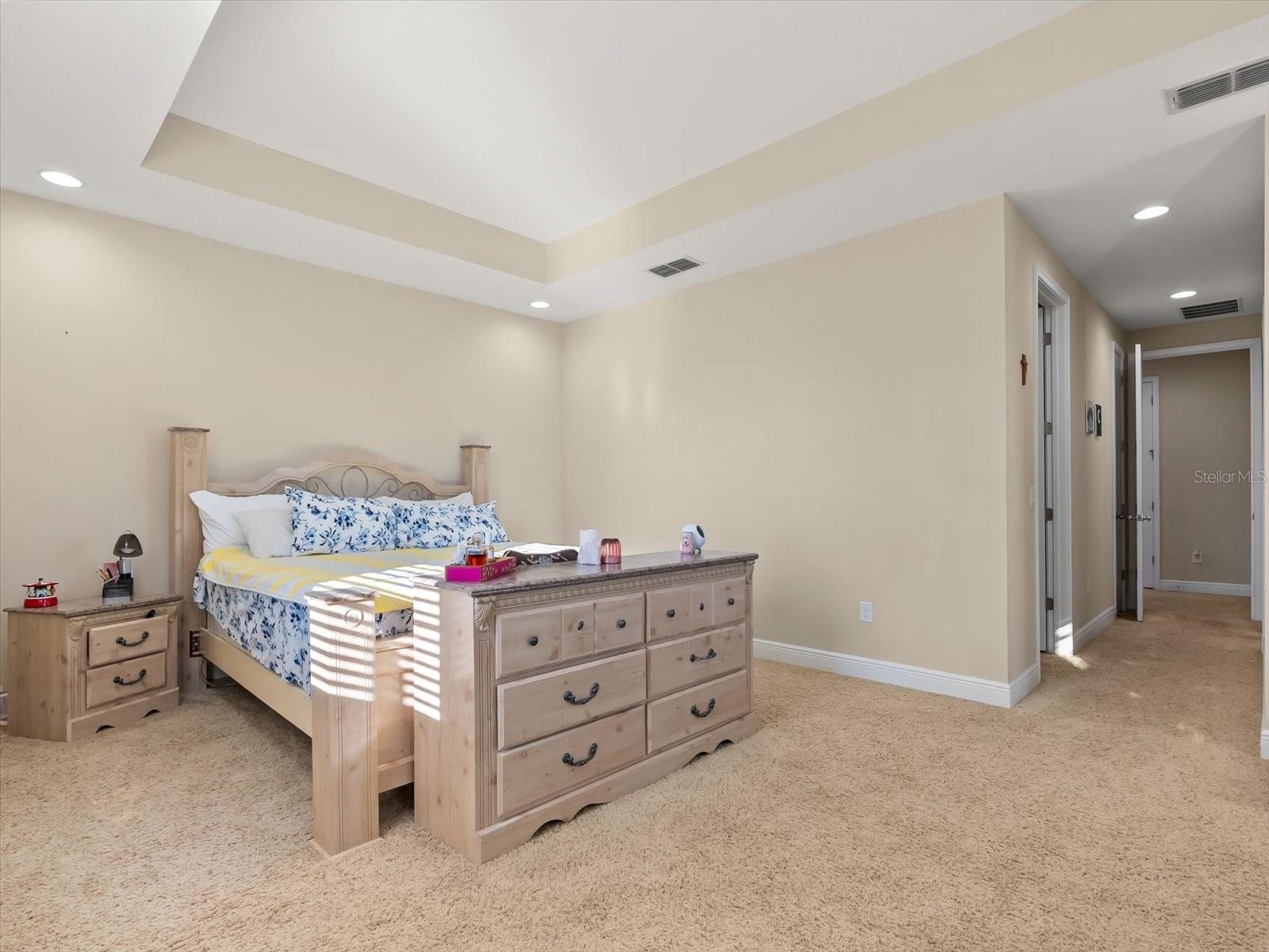 Listing photo id 21 for 14187 Millington Street