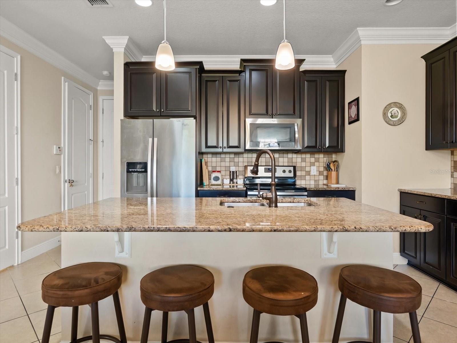 Listing photo id 3 for 14187 Millington Street