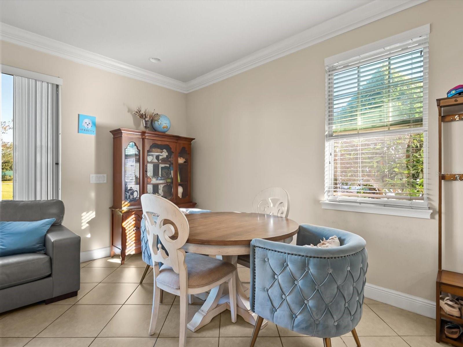 Listing photo id 6 for 14187 Millington Street