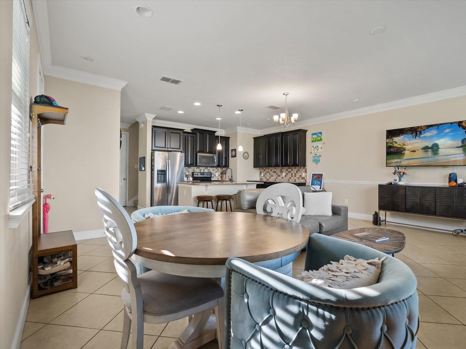 Listing photo id 7 for 14187 Millington Street