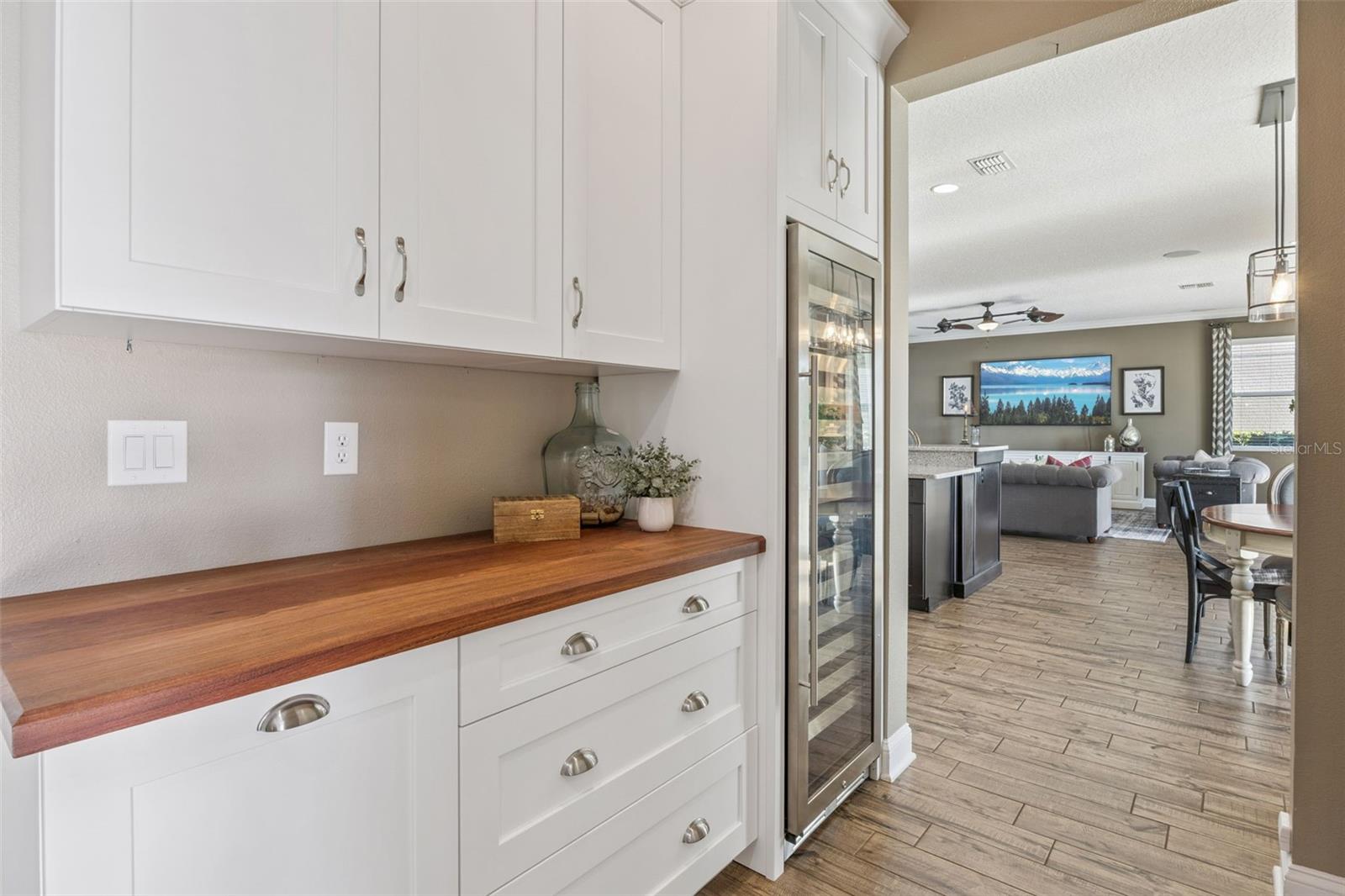 Image 11 of 56 For 16110 Johns Lake Overlook Drive