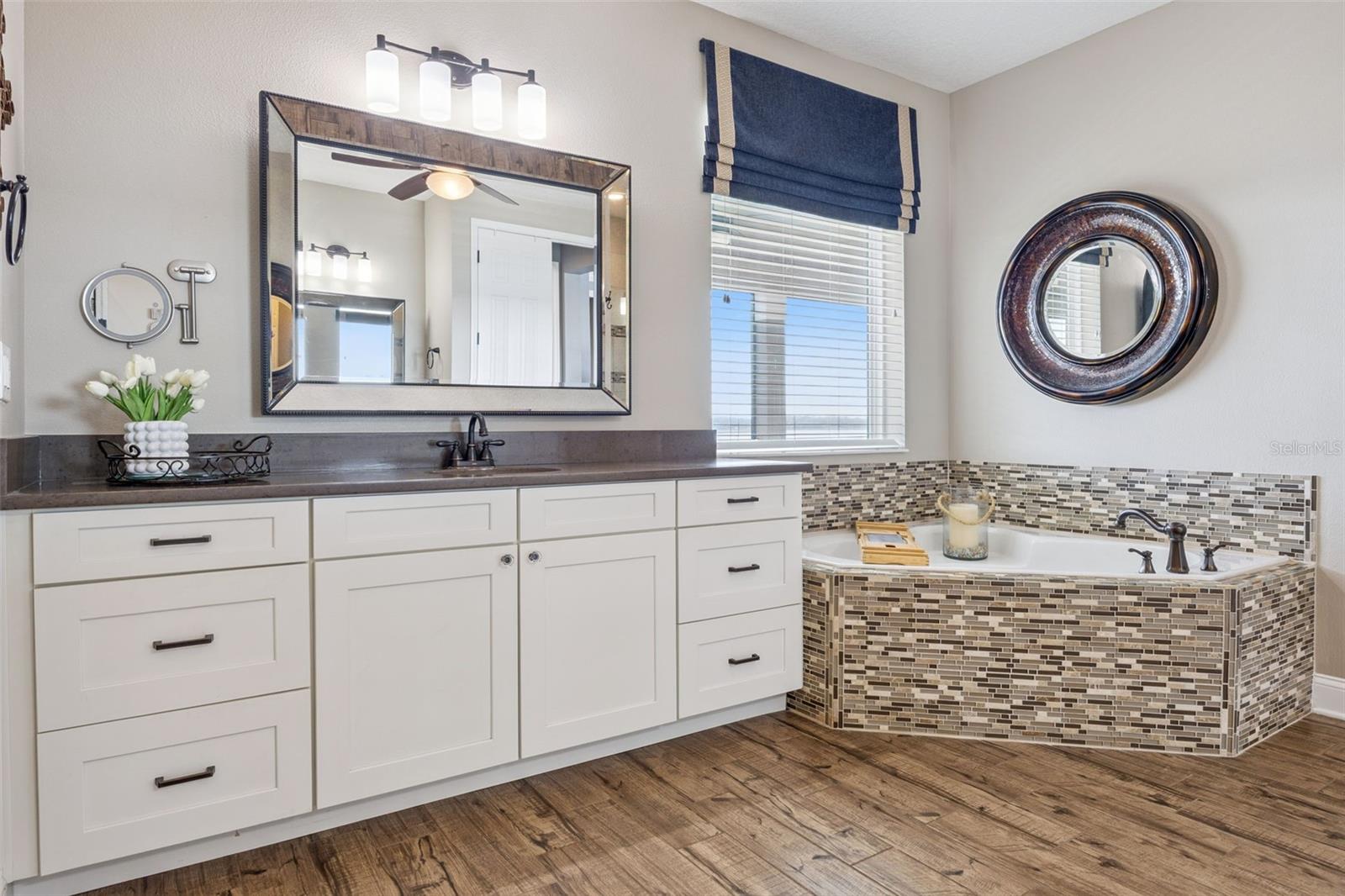 Image 26 of 56 For 16110 Johns Lake Overlook Drive