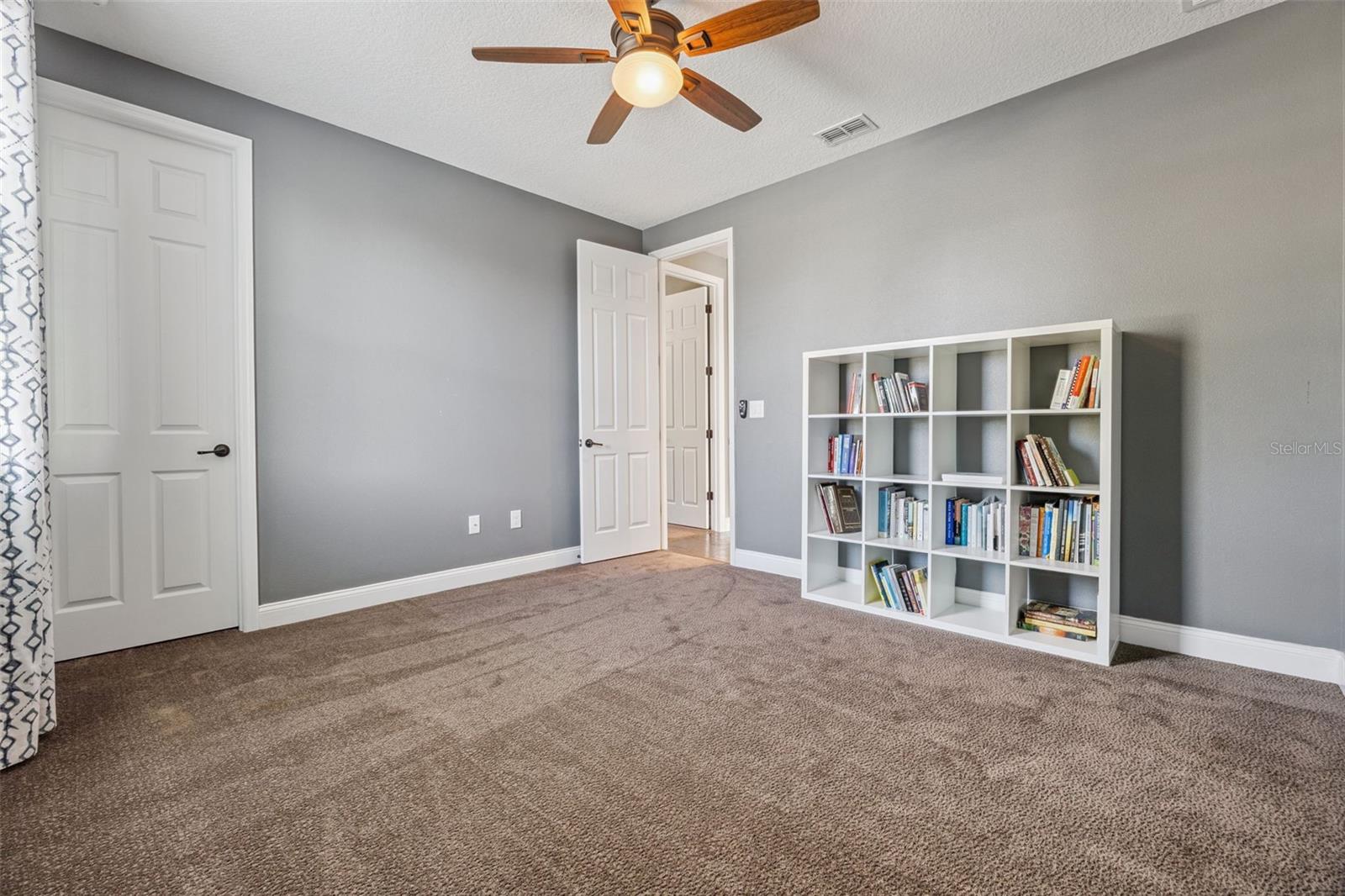 Image 33 of 56 For 16110 Johns Lake Overlook Drive