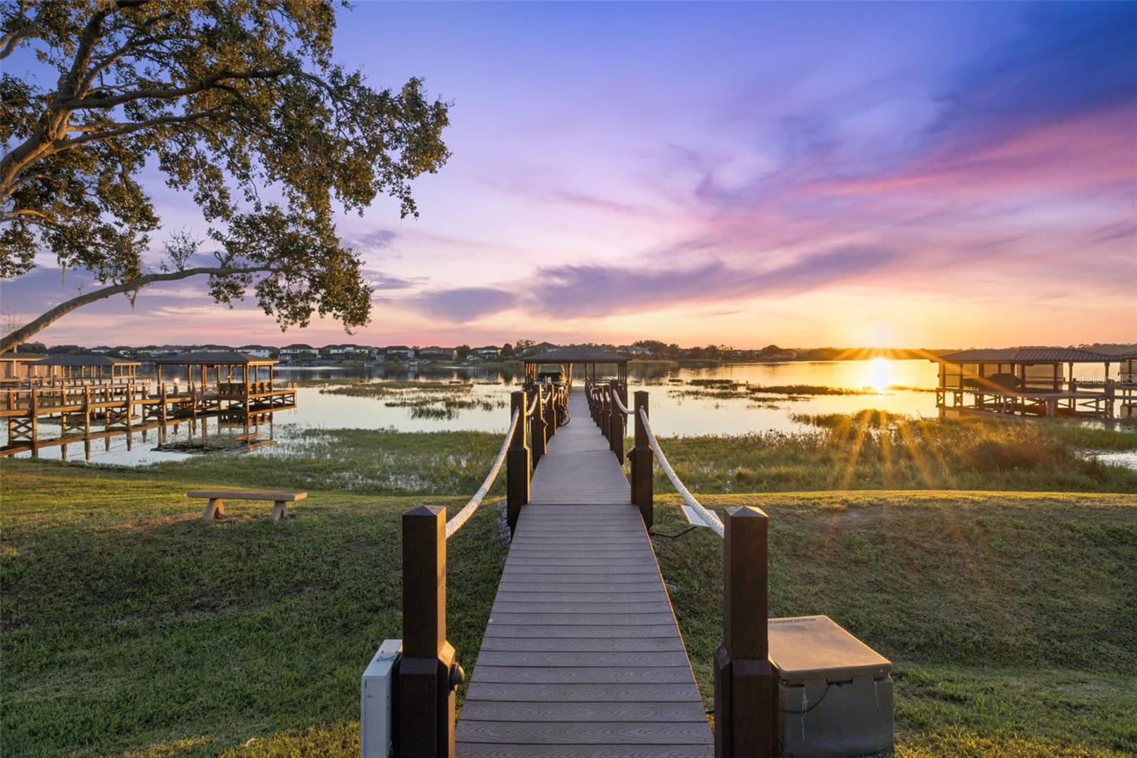 Image 42 of 56 For 16110 Johns Lake Overlook Drive