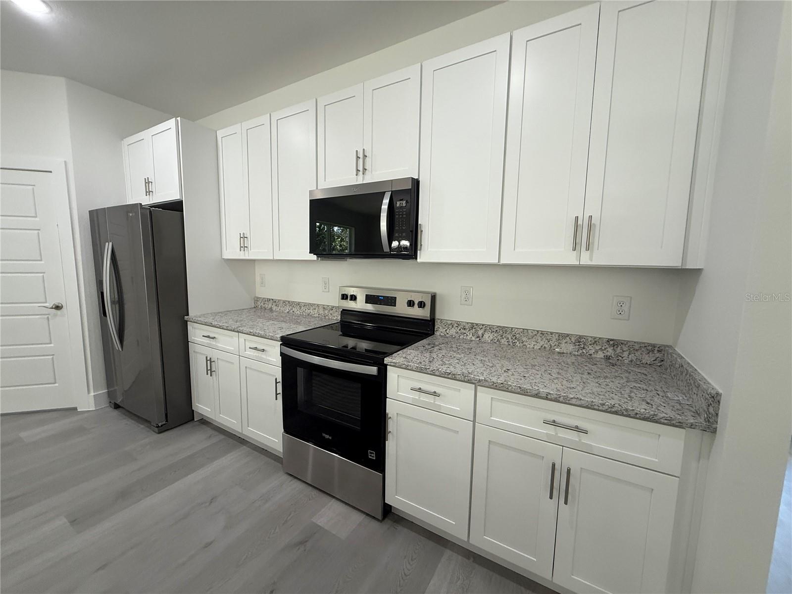 Listing photo id 10 for 10034 Darwin Way