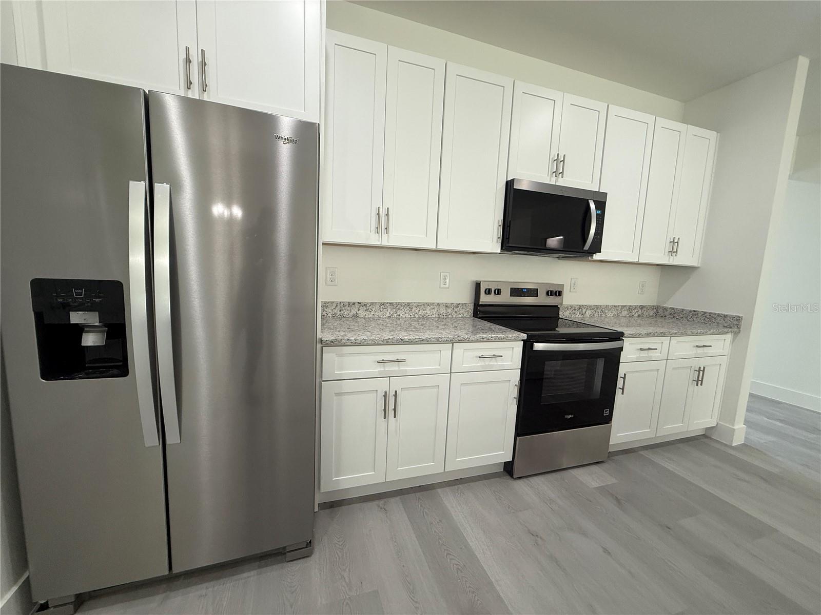 Listing photo id 11 for 10034 Darwin Way