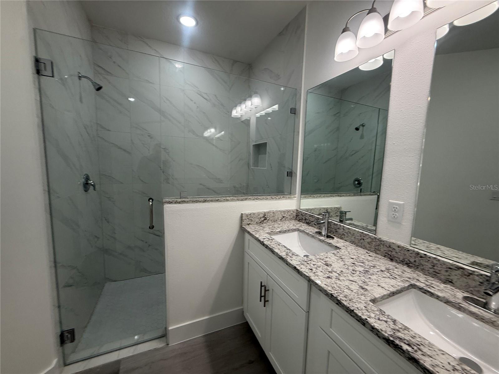 Listing photo id 20 for 10034 Darwin Way